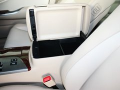 2012款 2.5L 自动 V6 Royal导航版