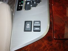 2012款 2.5L 自动 V6 Royal导航版