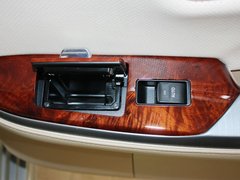 2012款 2.5L 自动 V6 Royal导航版