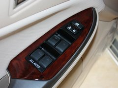 2012款 2.5L 自动 V6 Royal导航版