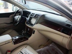 2012款 2.5L 自动 V6 Royal导航版