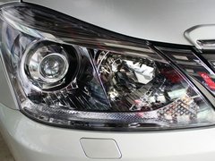 2012款 2.5L 自动 V6 Royal导航版