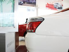 2012款 2.5L 自动 V6 Royal真皮版