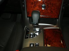 2012款 2.5L 自动 V6 Royal真皮版