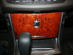 2012款 2.5L 自动 V6 Royal真皮版