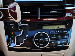 2012款 2.4L CVT 标准版 7座