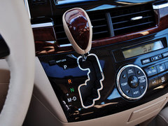 2012款 2.4L CVT 标准版 7座
