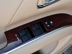 2012款 2.4L CVT 标准版 7座