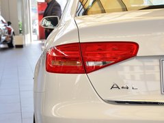 2013款 30TFSI 手动舒适型