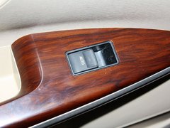 2013款 2.7L 自动 两驱豪华版5座