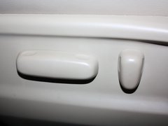 2013款 2.7L 自动 两驱豪华版5座