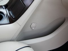 2013款 2.7L 自动 两驱豪华版5座