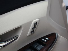 2013款 2.7L 自动 两驱豪华版5座