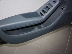 2013款 35TFSI 自动标准型