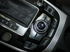 奥迪A4L 2013款 40TFSI DCT quattro 运动型