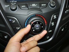 2012款 1.6T 自动 豪华版