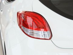 2012款 1.6T 自动 豪华版