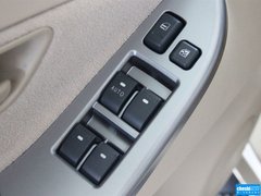 2012款 2.4L 手动 柴油四驱LX