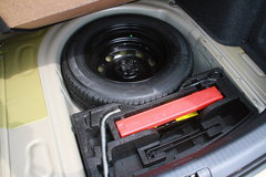 2013款 1.6L 自动 豪华版