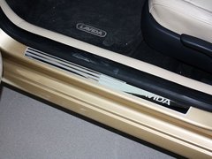 2013款 1.6L 自动 豪华版
