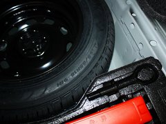 2013款 1.6L 自动 豪华版