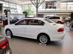 2013款 1.6L 自动 豪华版