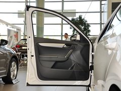 2013款 1.6L 自动 豪华版