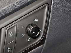 2013款 1.6L 自动 豪华版