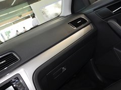 2013款 1.6L 自动 豪华版