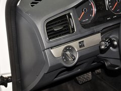 2013款 1.6L 自动 豪华版