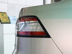 2012款 2.3L 自动 旗舰型