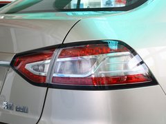 2012款 2.3L 自动 旗舰型