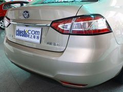 2012款 2.3L 自动 旗舰型