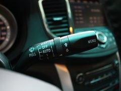 2012款 2.3L 自动 旗舰型