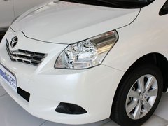 广汽丰田  逸致 1.8L CVT 车辆左前大灯45度视角