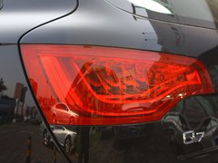 2013款 3.0T 35TFSI进取型 5座