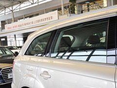 2013款 3.0T 35TFSI进取型 5座