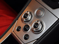 2013款 3.8T DCT 标准型