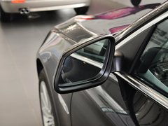 2013款 530Li 3.0L 领先型