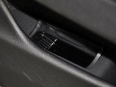 2013款 530Li 3.0L 领先型