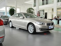 华晨宝马  530Li 3.0L 车辆右侧45度角