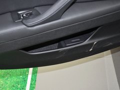 2013款 530Li 3.0L 领先型