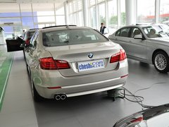 2013款 530Li 3.0L 领先型