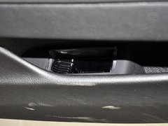 2013款 530Li 3.0L 领先型