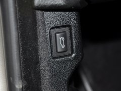 2013款 530Li 3.0L 领先型