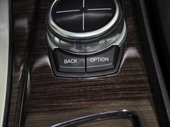 2013款 530Li 3.0L 领先型