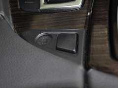 2013款 530Li 3.0L 领先型