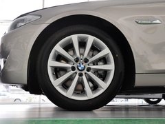 2013款 530Li 3.0L 领先型
