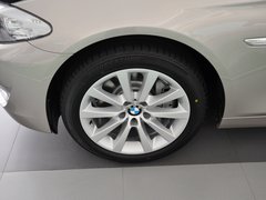 2013款 530Li 3.0L 领先型