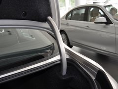 2013款 530Li 3.0L 领先型